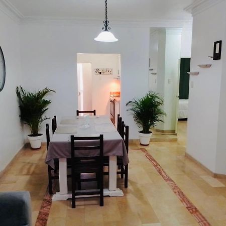 Large 2-Bedroom Apartment, Close To The American Consulate 과야킬 외부 사진