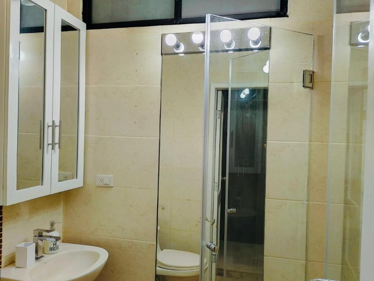 Large 2-Bedroom Apartment, Close To The American Consulate 과야킬 외부 사진